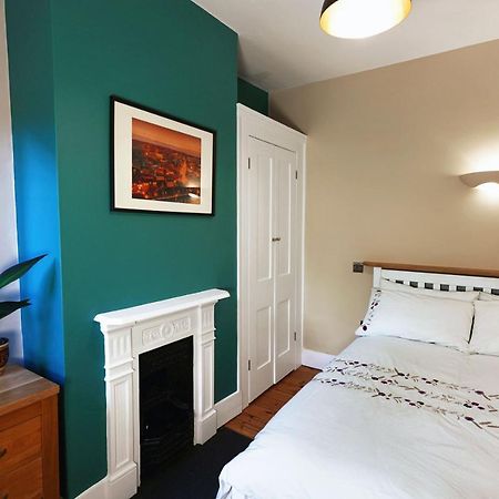 Tastefully Decorated 1-Bed With Free Parking - At Hem Apartment Winchester Exterior photo